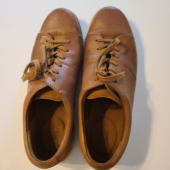 Clarks mens casual leather shoe Size 11M (water stains) - Picture 6 of 11